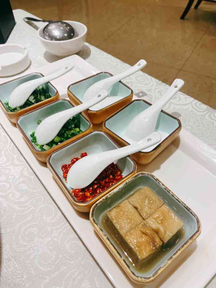 成都四方阁酒楼注册商标了吗(成都四方阁酒楼圣灯店)