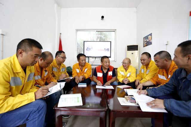 外地户口在成都工作室注册(外地户口在成都工作室注册不了)