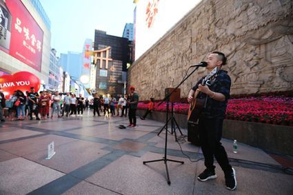 成都注册街头艺人名单 成都街头艺人xin简介 