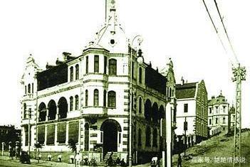 澳门赌王创业项目(何鸿燊是如何发家的？)