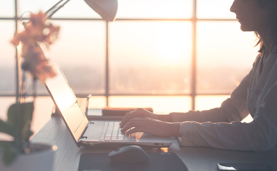 直播创业是否正规创业项目(新手创业，加盟直播靠谱吗？)