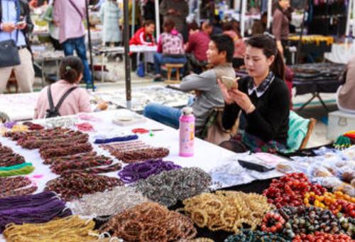 创业项目摆摊经济(摆摊卖什么最挣钱？)