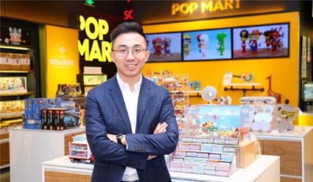 新乡创业项目运营(河南小伙开启“盲盒”狂潮，3年狂赚500亿，他到底经历了什么？)