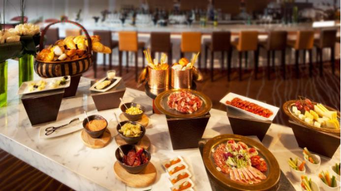 小心机创业项目(为什么开自助餐厅的老板会赚钱，如何赚到的？)