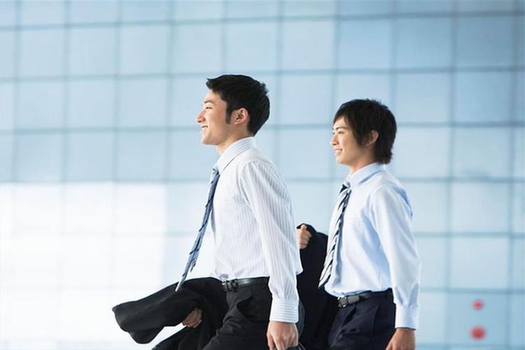 不用文化创业项目(想做点小生意但自己没啥技术,现在做什么比较能长久赚钱,也不需要什么高文化呢？)