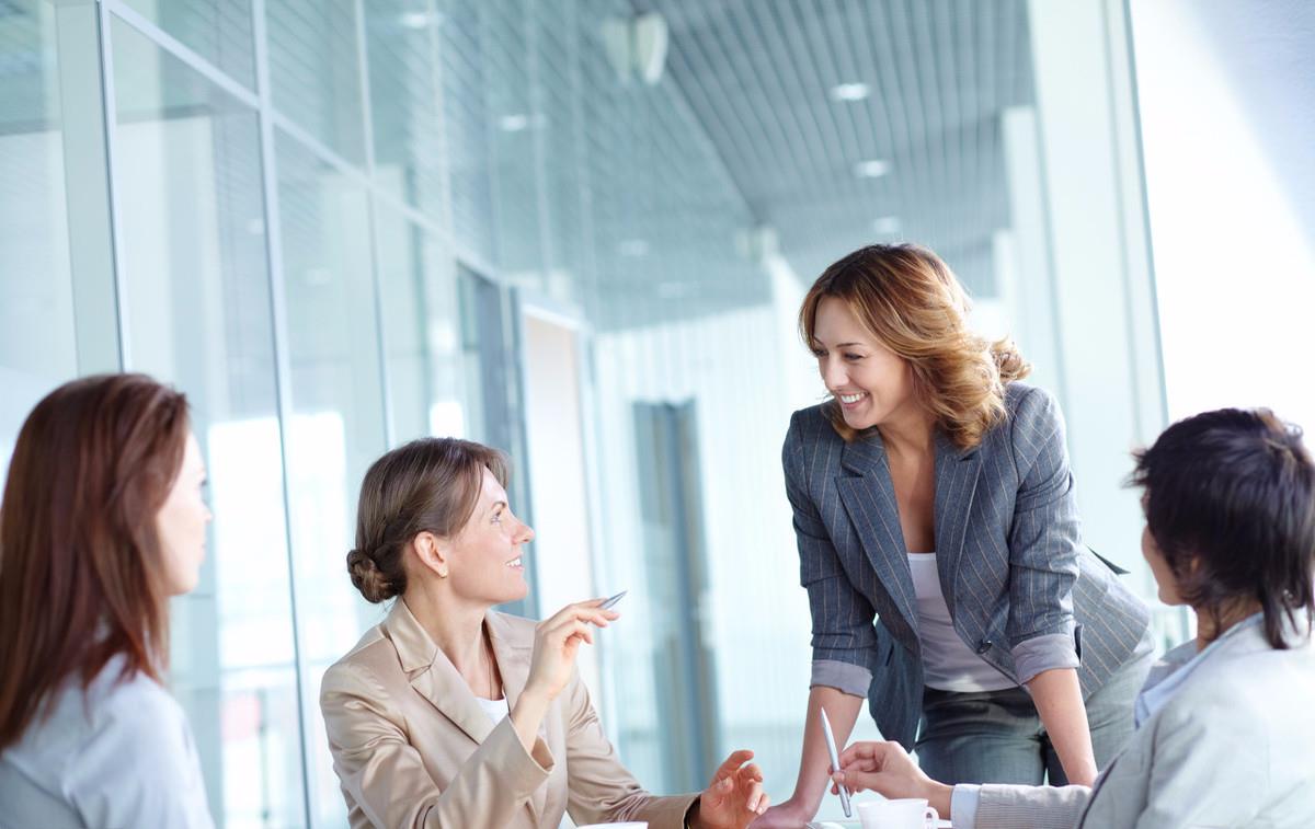 不用文化创业项目(想做点小生意但自己没啥技术,现在做什么比较能长久赚钱,也不需要什么高文化呢？)