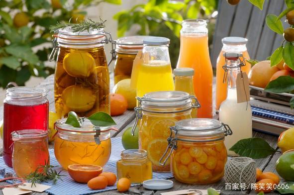 创业项目投稿图片(有哪些适合女生创业的小项目可以尝试？)