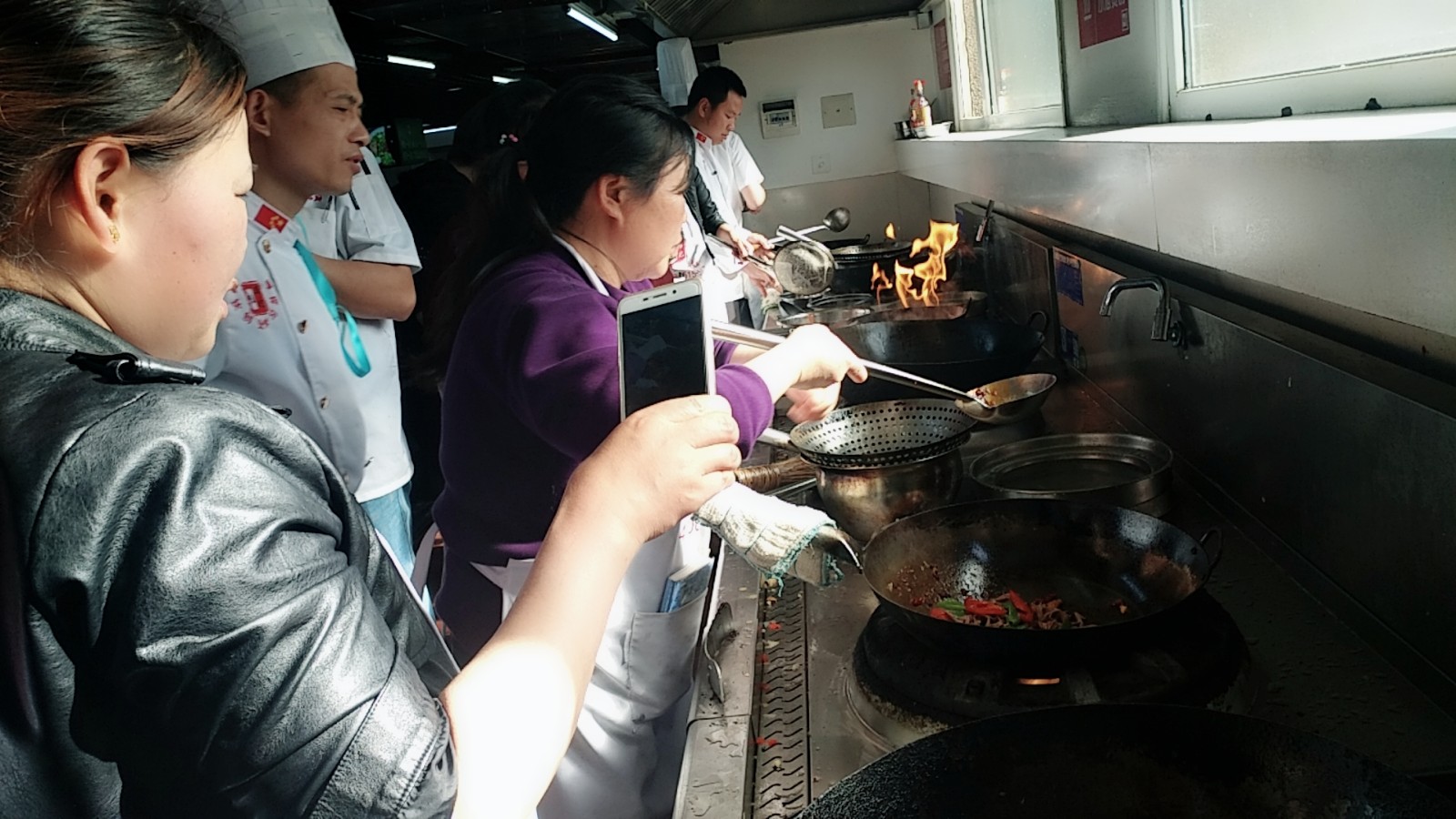 星级厨师创业项目(学厨师创业学什么好呢？)