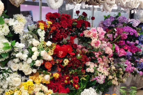 创业项目租书(22个适合女性的小本创业项目)