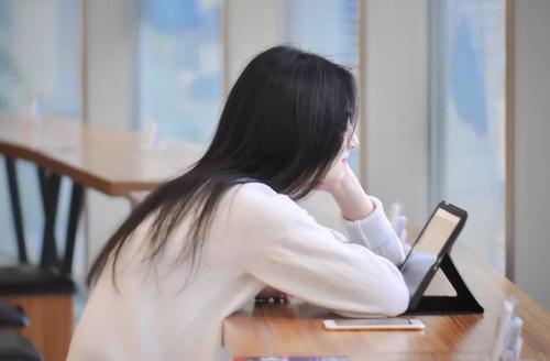 女性下岗创业项目(适合45岁女人创业的项目)