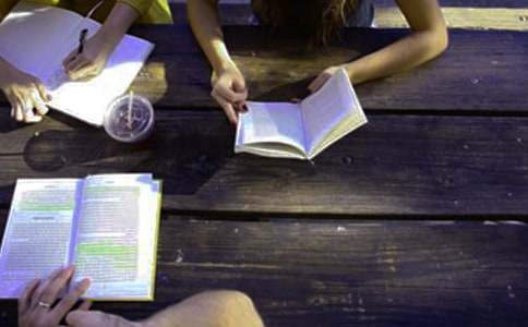 4万元创业项目(女生创业有什么好项目 适合女生的创业项目)