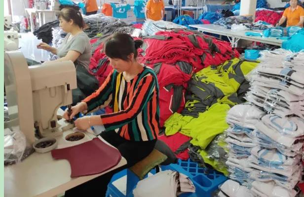 代理生产加工创业项目(适合农村开办的10个加工厂项目，农村创业小型加工厂有哪些)