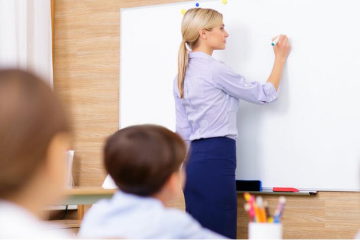 女生英语好创业项目(适合英语专业创新创业的项目有哪些)