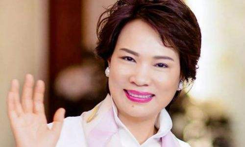 跌落神坛创业项目(8个月市值蒸发超3000亿！“火锅茅”海底捞缘何跌落神坛？)